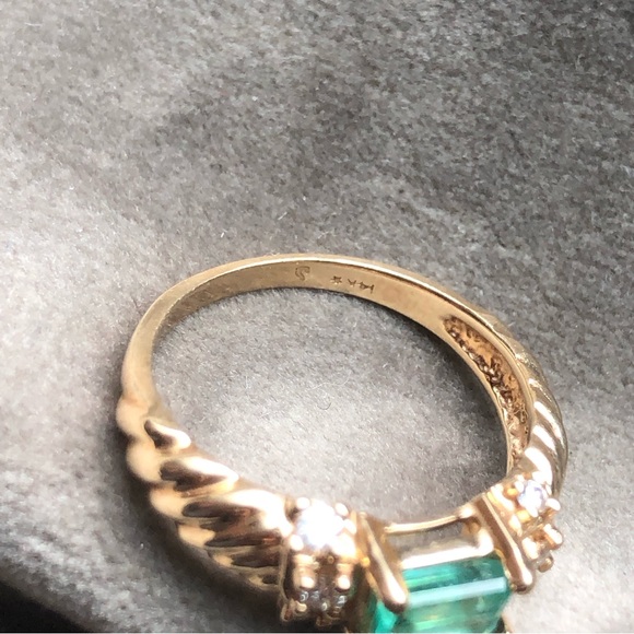 Emerald and diamond 14k ring - Picture 4 of 9
